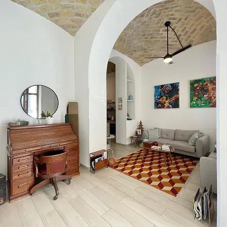 B&B Santi Quattro Al Colosseo-3
